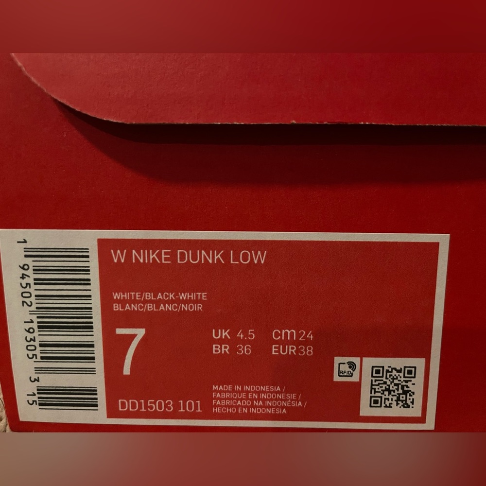 Dunk Low “Panda” (W) - Picture 2 of 6